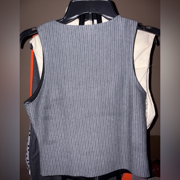 Gray PIN STRIPE BOW-TRIM VEST TOP JUNIORS NWT - Picture 3 of 3